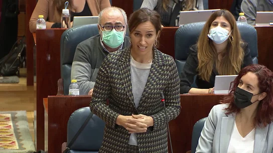 Mónica García le explica a Ayuso la diferencia entre tener valor y ser valiente Mónica García le explica a Ayuso la diferencia entre tener valor y ser valiente
