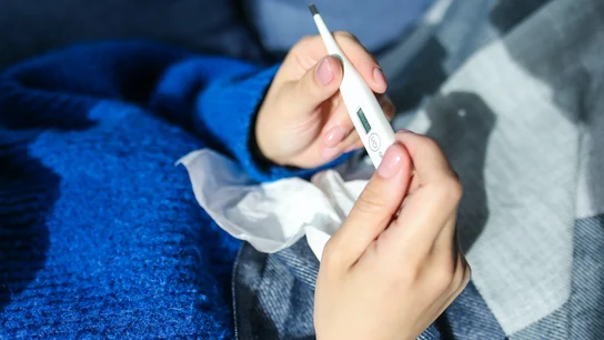 Paracetamol e ibuprofeno: ¿Cuándo usar cada uno de ellos si tenemos un resfriado o un catarro con síntomas leves? Paracetamol e ibuprofeno: ¿Cuándo usar cada uno de ellos si tenemos un resfriado o un catarro con síntomas leves?