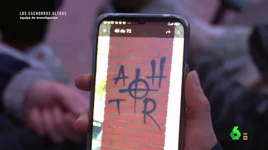 Así actúa Bastión Frontal en los barrios con más jóvenes sin expectativas laborales de Madrid: "Se dedican a comerles la cabeza" Así actúa Bastión Frontal en los barrios con más jóvenes sin expectativas laborales de Madrid: "Se dedican a comerles la cabeza"