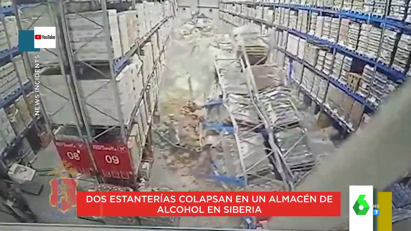 Sobrevive milagrosamente tras colapsar sobre él dos estanterías llenas de botellas de alcohol Sobrevive milagrosamente tras colapsar sobre él dos estanterías llenas de botellas de alcohol