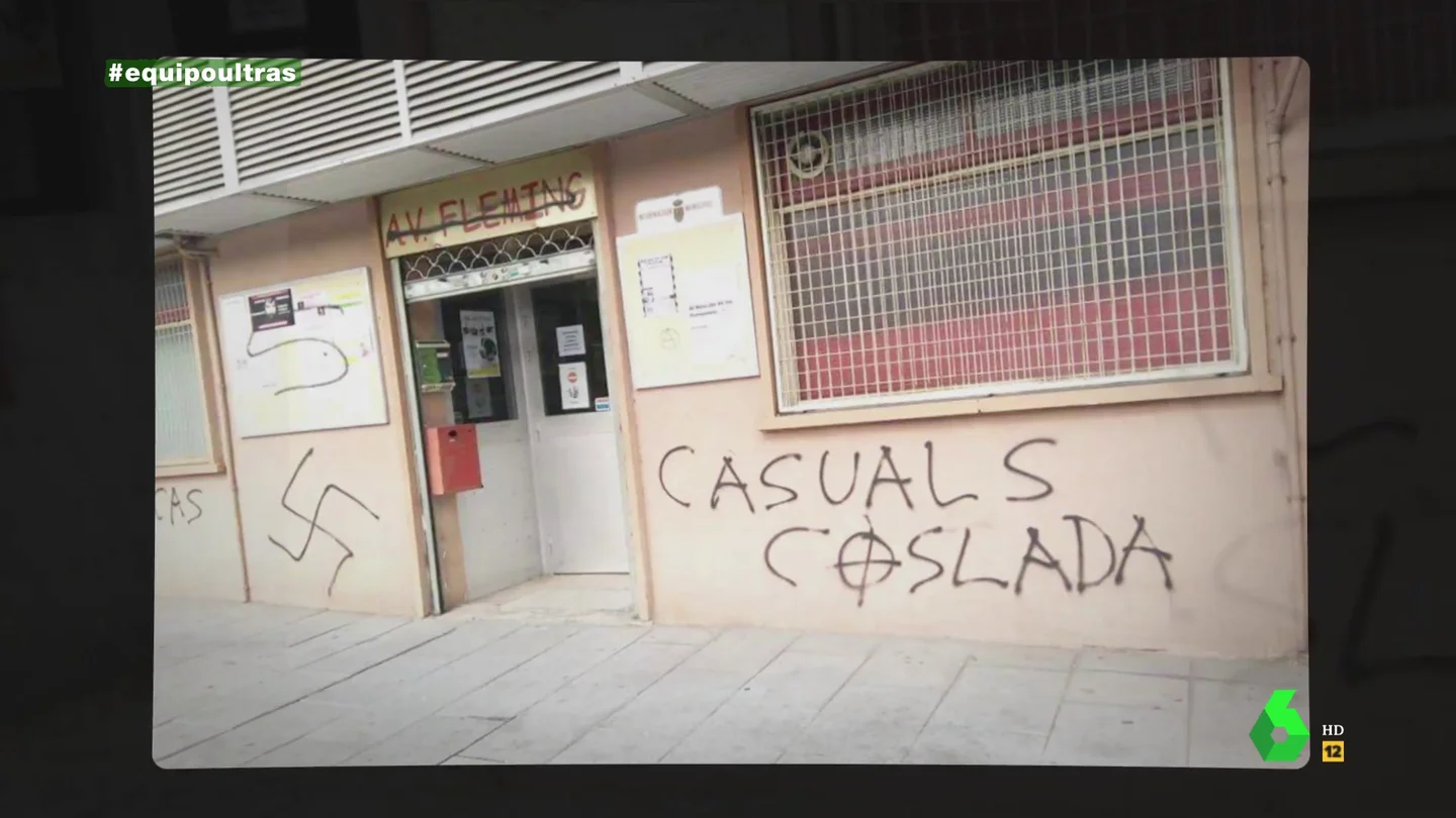 Los miembros de la asociación de vecinos de Coslada denuncian ataques de una asociación ultra: "Nos han hecho pintadas, nos han roto la puerta..." Los miembros de la asociación de vecinos de Coslada denuncian ataques de una asociación ultra: "Nos han hecho pintadas, nos han roto la puerta..."