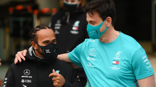 Hamilton, con Toto Wolff Hamilton, con Toto Wolff