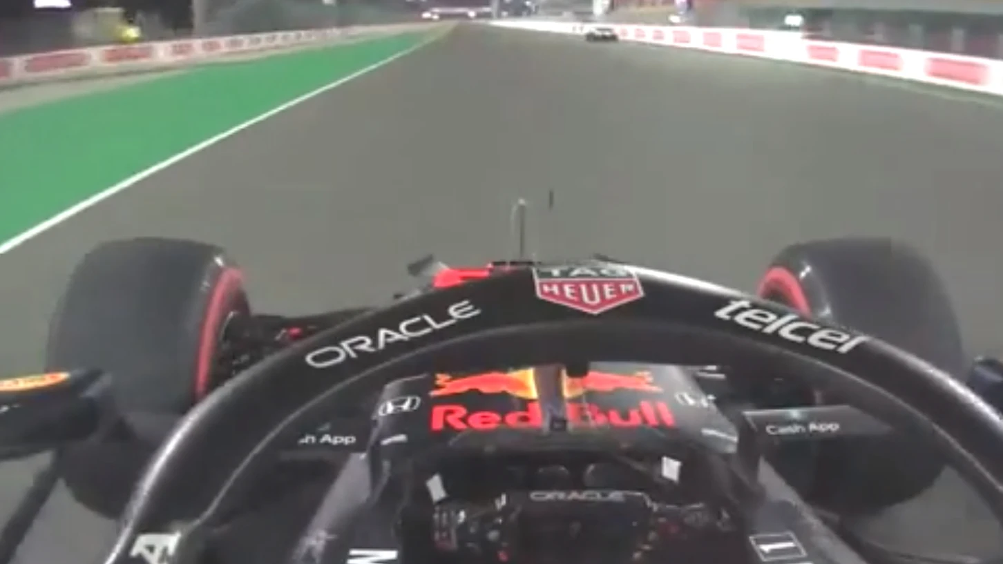 Verstappen, en doble bandera amarilla