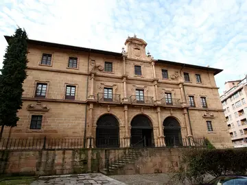 Monasterio de San Pelayo de Oviedo: historia y datos arquitectónicos Monasterio de San Pelayo de Oviedo: historia y datos arquitectónicos