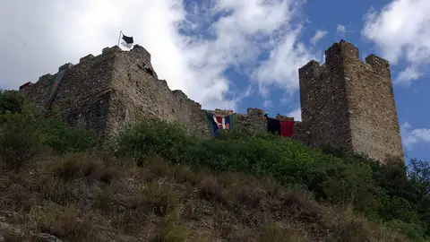 Castillo de Cornatel Castillo de Cornatel