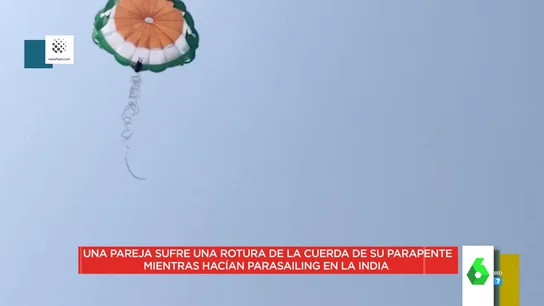 El plan romántico que acabó en un gran susto: el momento en el que una pareja hace parapente sin motor al romperse la cuerda que les sujetaba El plan romántico que acabó en un gran susto: el momento en el que una pareja hace parapente sin motor al romperse la cuerda que les sujetaba