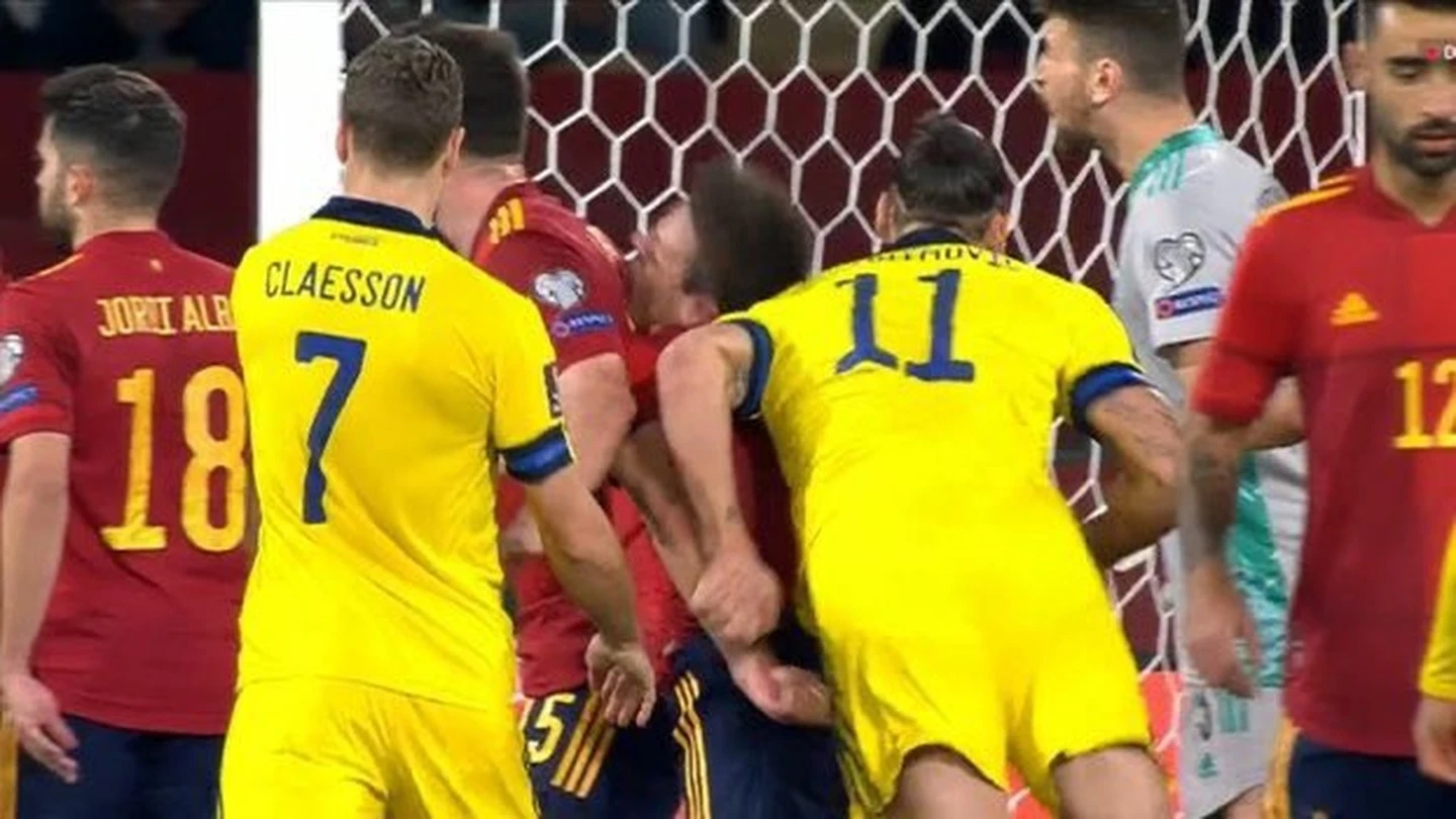 Ibrahimovic reconoce su agresión a Azpilicueta Ibrahimovic reconoce su agresión a Azpilicueta