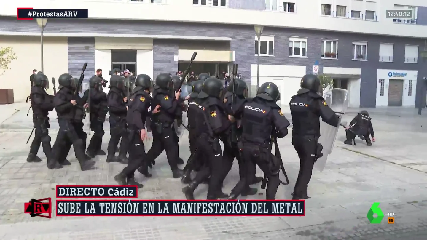 Cargas policiales en una nueva jornada de huelga del metal en Cádiz Cargas policiales en una nueva jornada de huelga del metal en Cádiz
