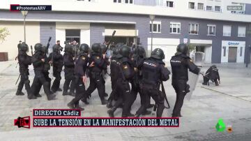 Cargas policiales en una nueva jornada de huelga del metal en Cádiz