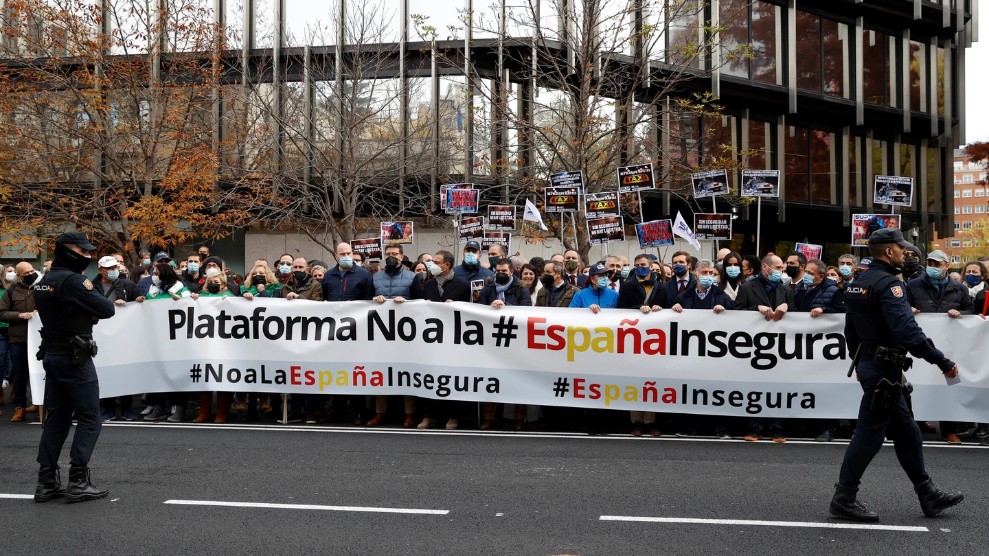 Concentración ante la delegación del Gobierno en Madrid convocada por la plataforma "No a la España insegura", para mostrar su rechazo a la reforma de la ley de Seguridad Ciudadana Concentración ante la delegación del Gobierno en Madrid convocada por la plataforma "No a la España insegura", para mostrar su rechazo a la reforma de la ley de Seguridad Ciudadana