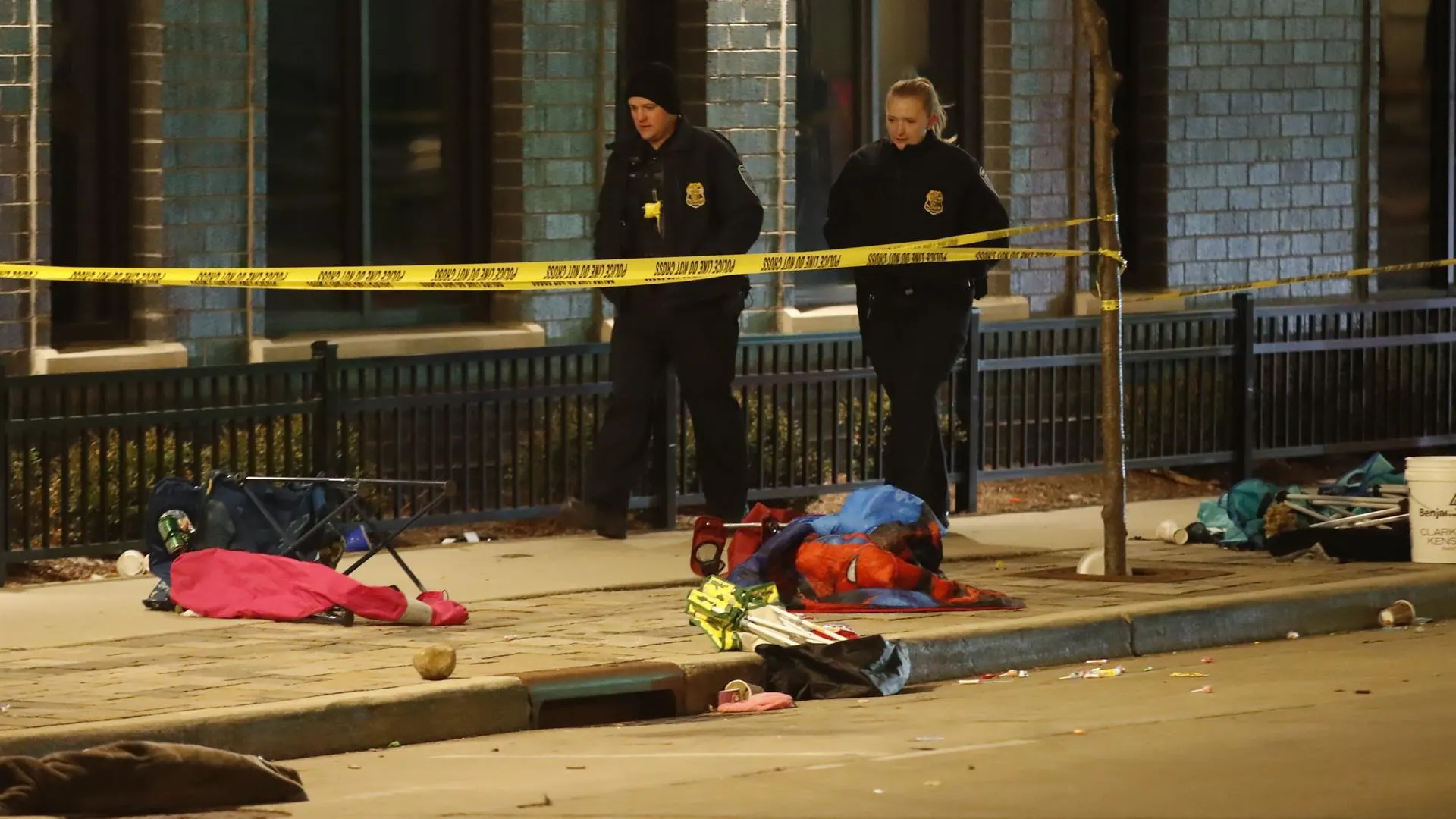 Atropello múltiple durante un desfile de Navidad en Wisconsin, EEUU