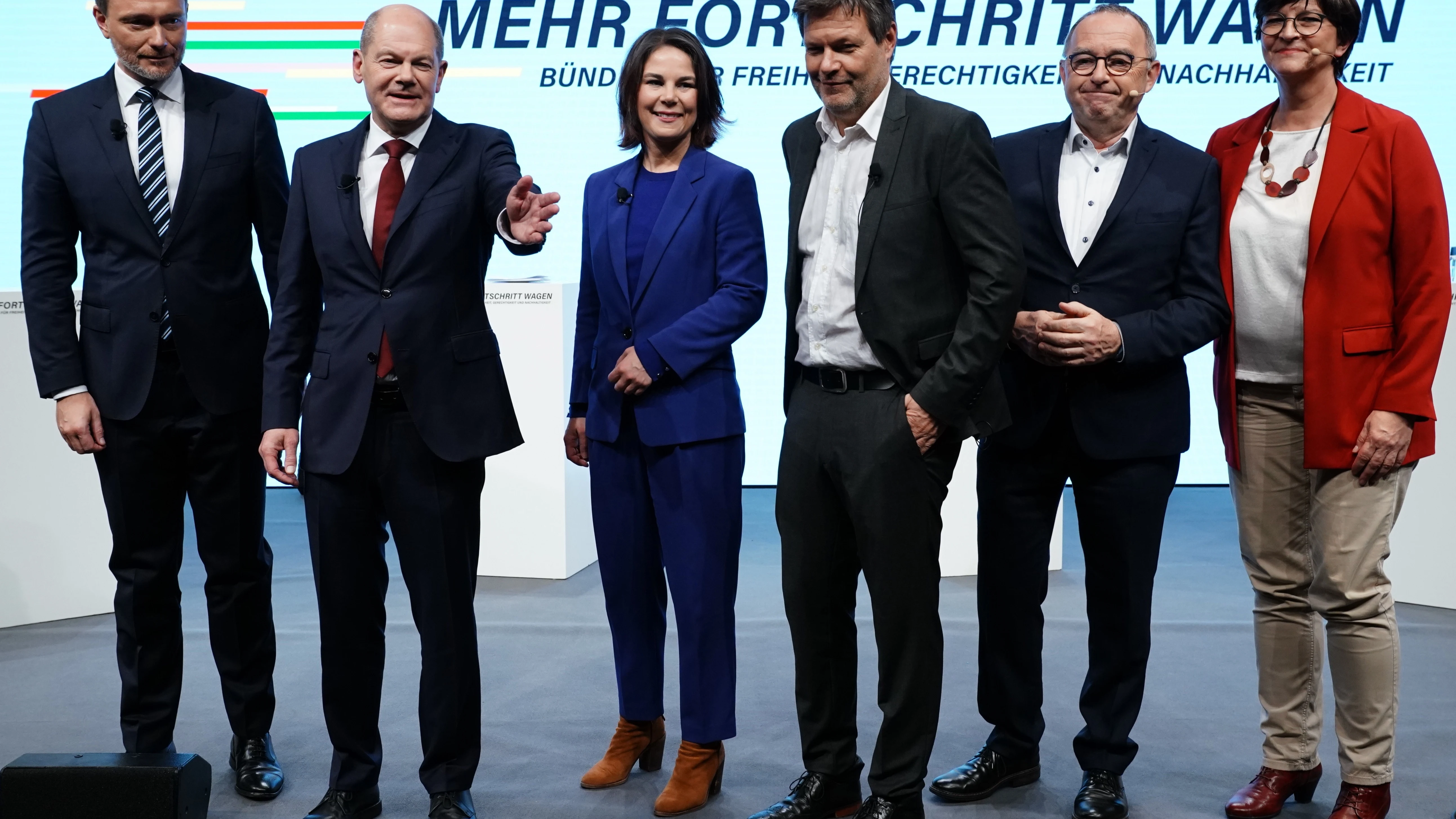 Acuerdo de Gobierno en Alemania: un acuerdo de socialdemócratas, verdes y liberales lleva a Scholz a la Cancillería