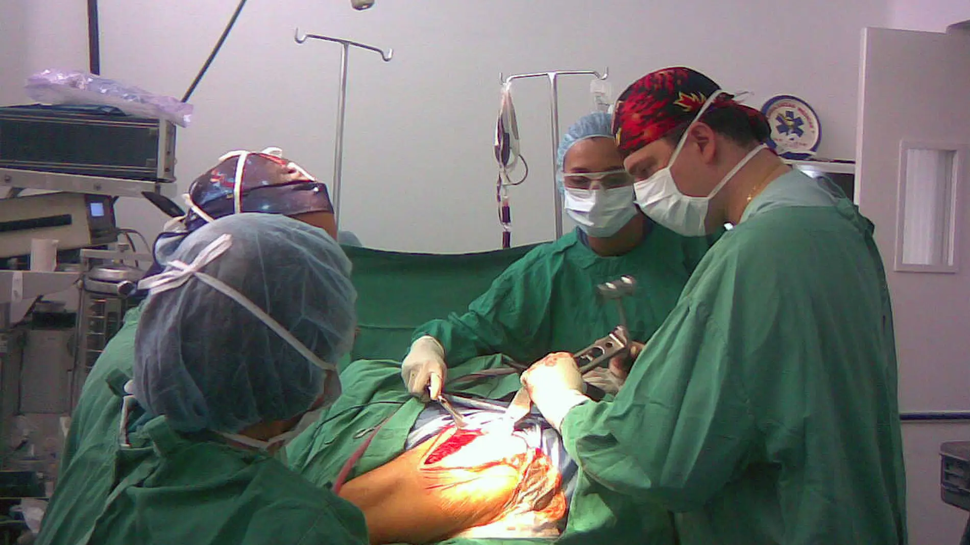 Reemplazo articular de cadera y rodilla.