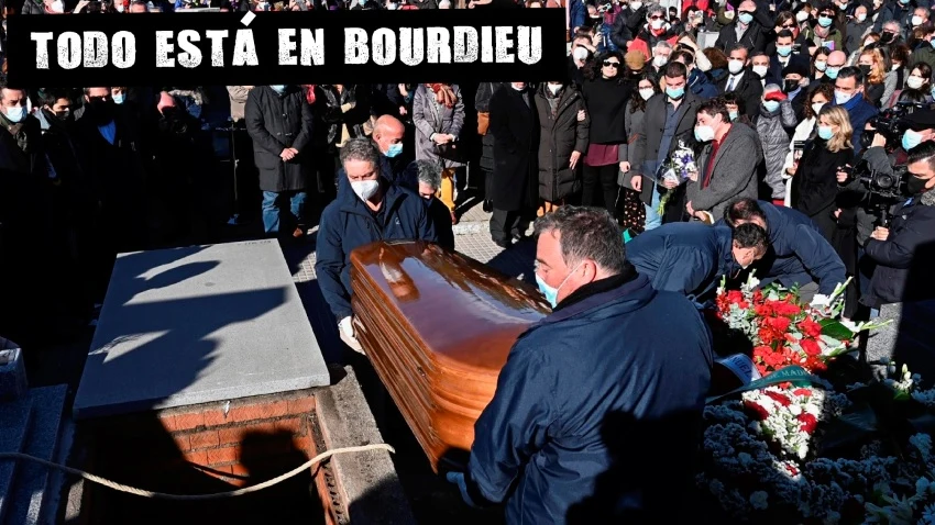 Centenares de personas homenajean a Almudena Grandes en su entierro