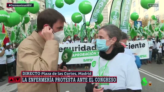 Enfermeros se concentran frente al Congreso para reivindicar mejores condiciones: "La situación que vivimos es una carencia absoluta" Enfermeros se concentran frente al Congreso para reivindicar mejores condiciones: "La situación que vivimos es una carencia absoluta"