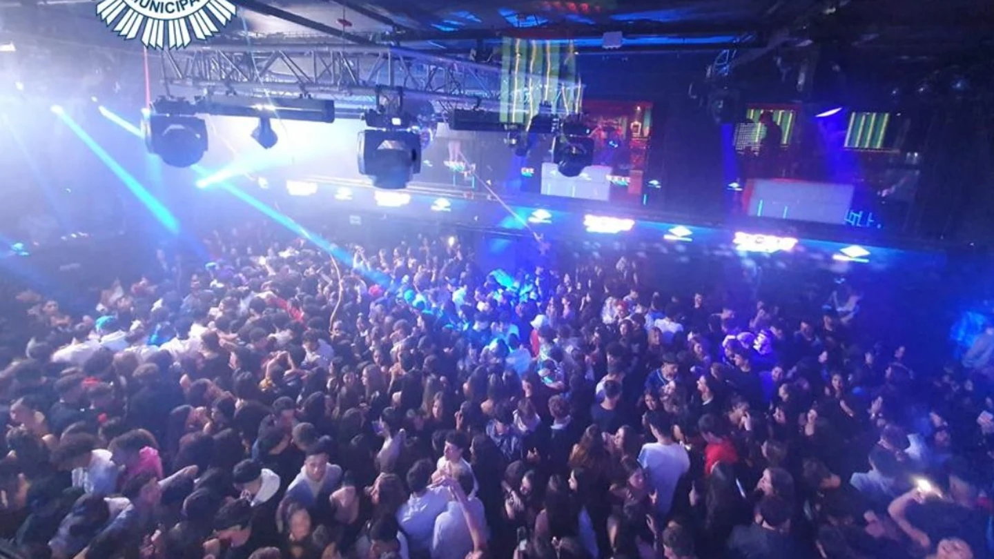 Imagen de las aglomeraciones en la discoteca 'Cool' de Madrid Imagen de las aglomeraciones en la discoteca 'Cool' de Madrid