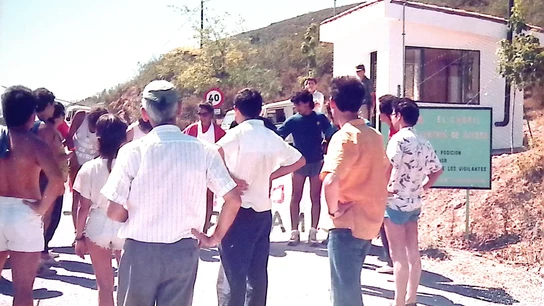 El Ayuntamiento de Hornachuelos llegó incluso a convocar una huelga general tras conocer que en su territorio se había instalado un almacén de residuos radioactivos de manera subrepticia. El Ayuntamiento de Hornachuelos llegó incluso a convocar una huelga general tras conocer que en su territorio se había instalado un almacén de residuos radioactivos de manera subrepticia.