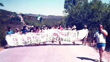 Una de las múltiples manifestaciones ciudadanas que tuvieron lugar en los años 90 para reclamar el desmantelamiento de El Cabril.