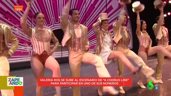 El momentazo en el que Valeria Ros participa en un número del espectáculo 'A Chorus Line' con Manuel Bandera El momentazo en el que Valeria Ros participa en un número del espectáculo 'A Chorus Line' con Manuel Bandera