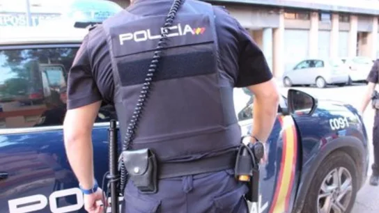 Un agente de la Policía Nacional Un agente de la Policía Nacional