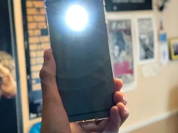 El truco para regular la intensidad en la linterna de tu Samsung, y otras apps El truco para regular la intensidad en la linterna de tu Samsung, y otras apps