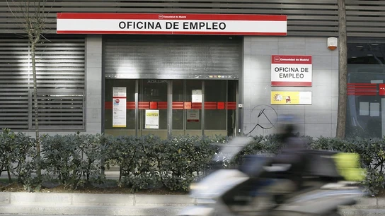 Imagen de archivo de una oficina de empleo. Imagen de archivo de una oficina de empleo.