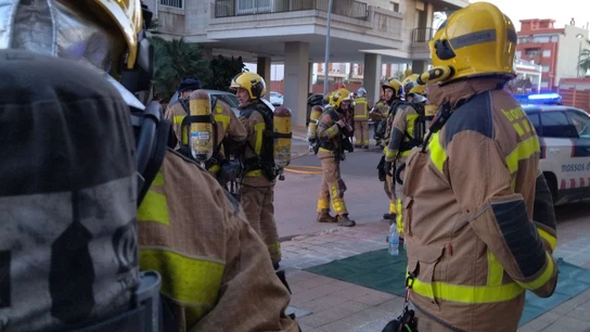Muere una pareja de ancianos en el incendio de un edificio de Vilassar de Mar (Barcelona) Muere una pareja de ancianos en el incendio de un edificio de Vilassar de Mar (Barcelona)