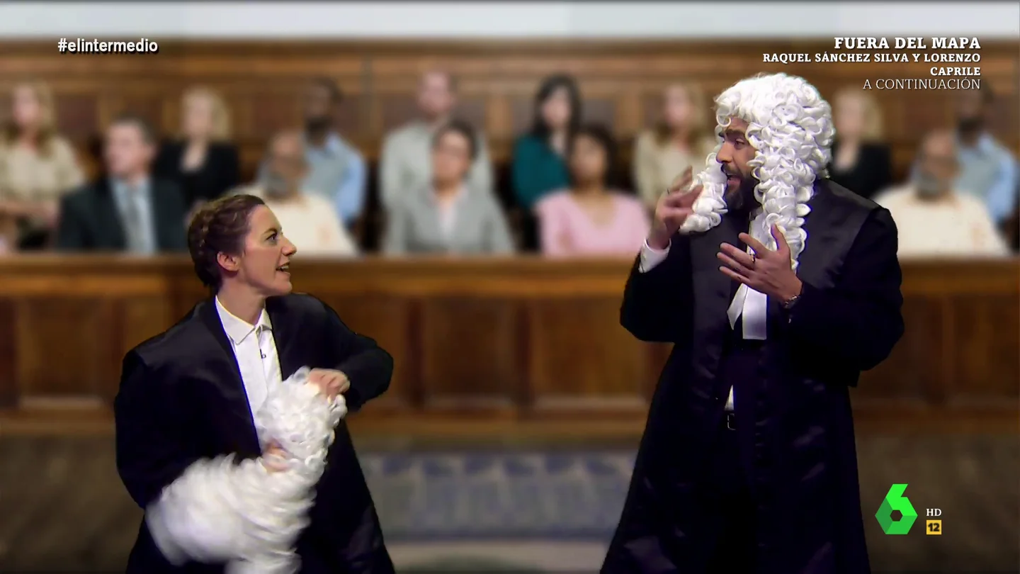 Cristina Gallego y Dani Mateo imitan a los abogados del rey y Corinna: "Solo le mandaba emoticonos de inocentes berenjenas" Cristina Gallego y Dani Mateo imitan a los abogados del rey y Corinna: "Solo le mandaba emoticonos de inocentes berenjenas"