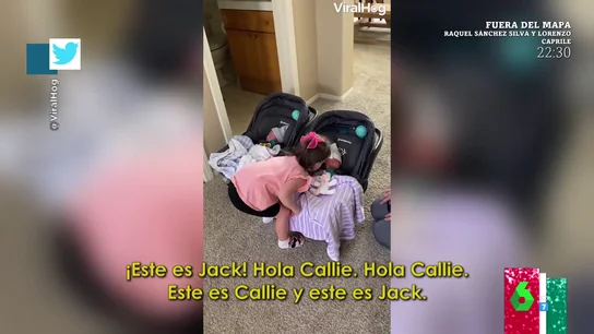 La tierna reacción de una niña al conocer a sus hermanos gemelos al llegar a casa del hospital La tierna reacción de una niña al conocer a sus hermanos gemelos al llegar a casa del hospital