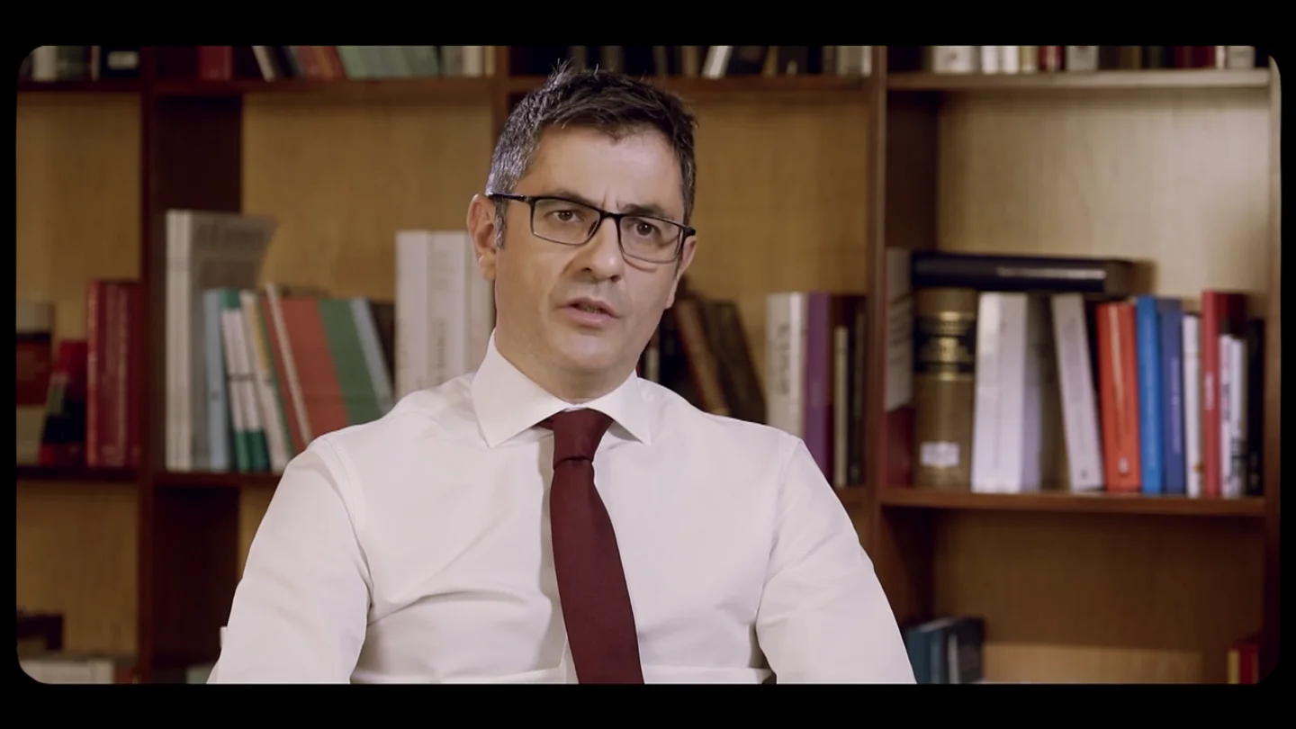 Félix Bolaños desvela lo que no se vio de la exhumación de Franco: "La ministra de Justicia tuvo que aguantar improperios de la familia" Félix Bolaños desvela lo que no se vio de la exhumación de Franco: "La ministra de Justicia tuvo que aguantar improperios de la familia"