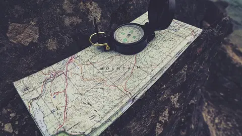 Brújula y mapa Brújula y mapa