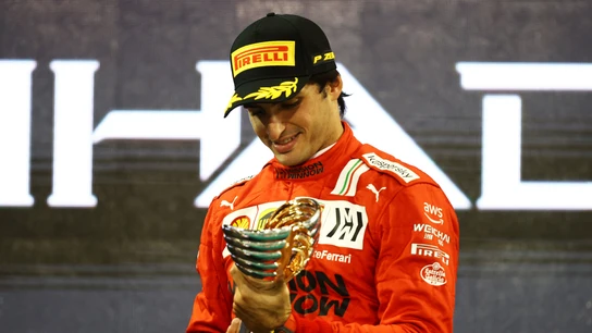 Carlos Sainz, en el podio de Abu Dabi Carlos Sainz, en el podio de Abu Dabi