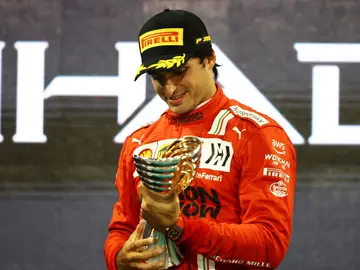 Carlos Sainz, en el podio de Abu Dabi