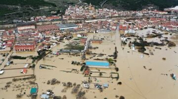 Vista aérea de la localidad navarra de Funes, afectada por los desbordamientos