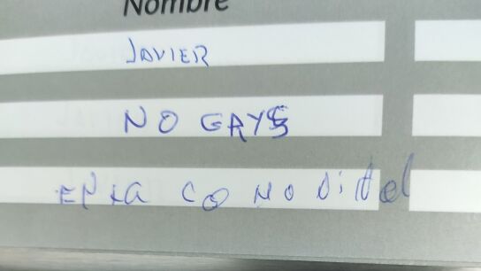 El mensaje hom&oacute;fobo colgado en una comunidad de vecinos