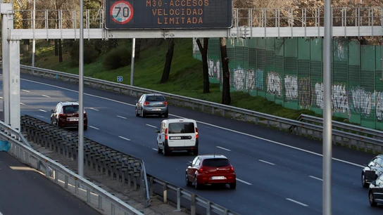 Imagen de archivo de la M30 con la velocidad máxima limitada a 70 km/hora por la contaminación Imagen de archivo de la M30 con la velocidad máxima limitada a 70 km/hora por la contaminación