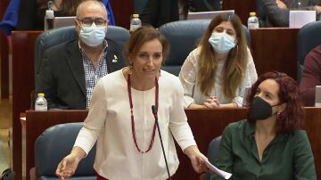 Mónica García carga contra Ayuso por "plantear mutilar" los derechos LGTBI: "Uno no se abstiene frente a la homofobia"