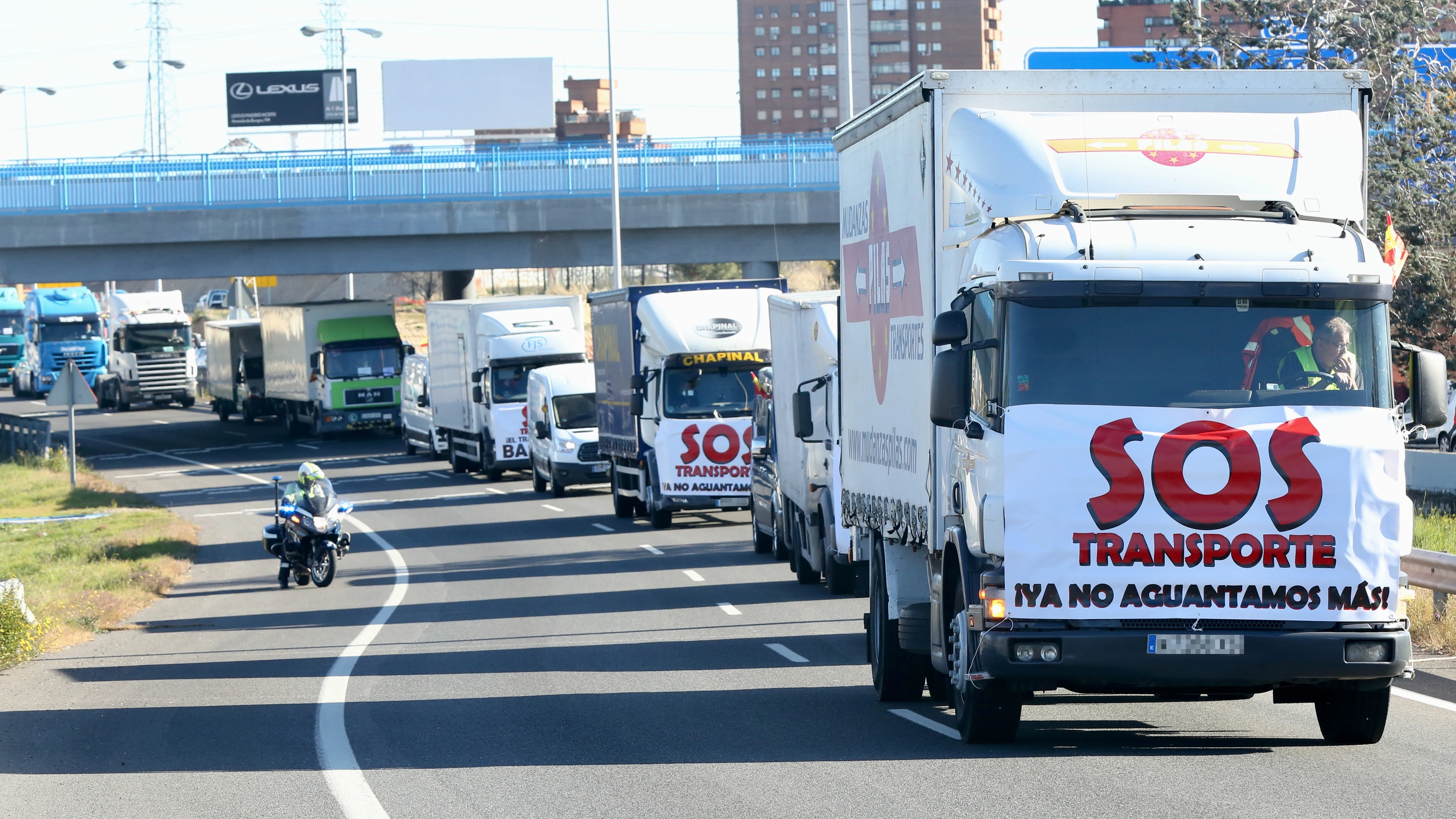 El sector del transporte desconvoca el paro de la semana que viene tras alcanzar un preacuerdo con el Gobierno