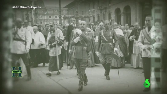 El secreto de la Cruz de la Victoria que Franco no sabía cuando la empuñó en 1942 El secreto de la Cruz de la Victoria que Franco no sabía cuando la empuñó en 1942