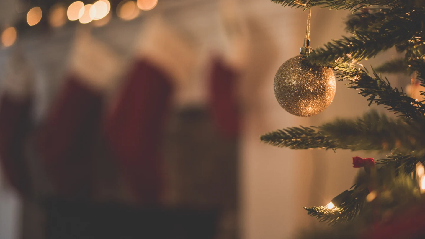 Cómo afrontar la primera Navidad sin un ser querido: "Compartir los recuerdos ayuda a sanar la herida" Cómo afrontar la primera Navidad sin un ser querido: "Compartir los recuerdos ayuda a sanar la herida"