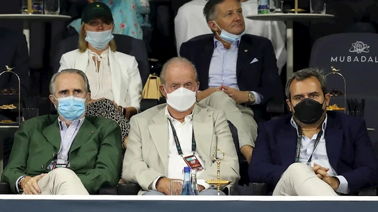 Juan Carlos I reaparece públicamente en plena polémica por su regreso a España en un partido de Nadal en Abu Dabi Juan Carlos I reaparece públicamente en plena polémica por su regreso a España en un partido de Nadal en Abu Dabi