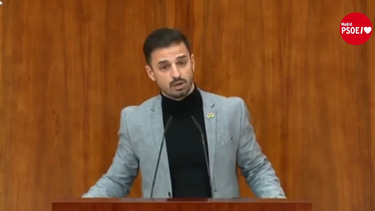 El mensaje de Santi Rivero a Rocío Monasterio ante su intento de derogar las leyes LGTBI de Madrid: "La sociedad les pasa por delante" El mensaje de Santi Rivero a Rocío Monasterio ante su intento de derogar las leyes LGTBI de Madrid: "La sociedad les pasa por delante"