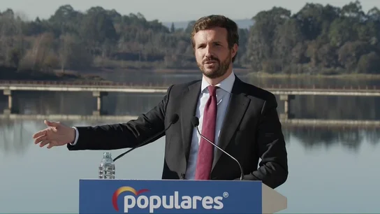 Pablo Casado denuncia que hay profesores "con instrucciones para no dejar ir al baño a niños porque hablan en castellano" Pablo Casado denuncia que hay profesores "con instrucciones para no dejar ir al baño a niños porque hablan en castellano"