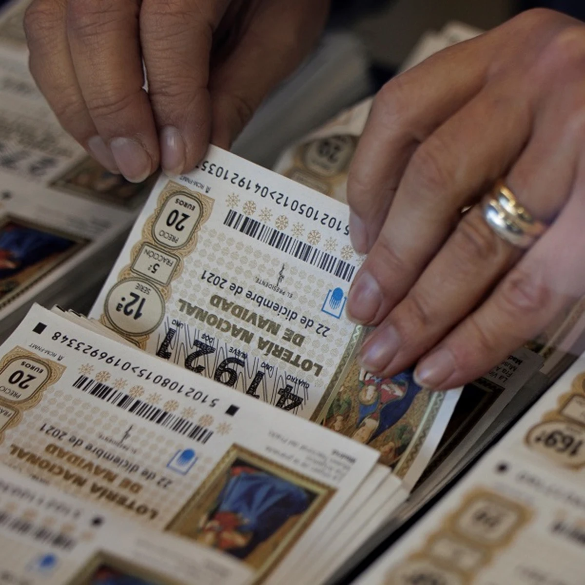 Cuántos décimos tiene un número de la Lotería de Navidad y cuántas series (y qué significa todo esto) Cuántos décimos tiene un número de la Lotería de Navidad y cuántas series (y qué significa todo esto)