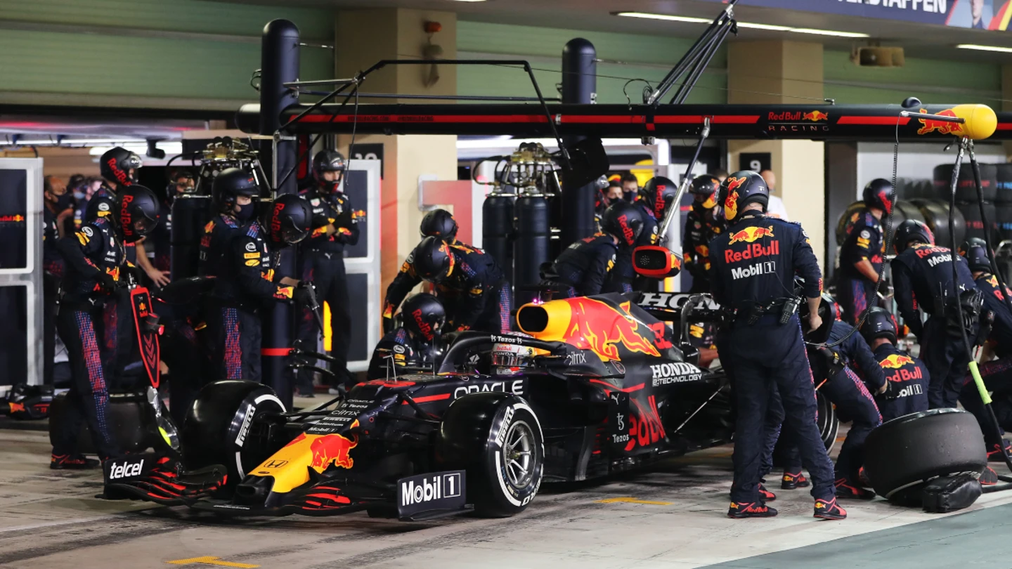 Max Verstappen, en boxes Max Verstappen, en boxes