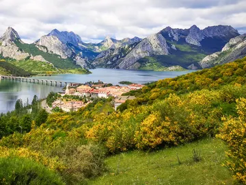 6 pueblos de la provincia de León para perderte en Navidad. Riaño 6 pueblos de la provincia de León para perderte en Navidad. Riaño