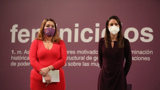 La secretaria de Estado contra la Violencia de Género, Ángela Rodríguez (i), y la ministra de Igualdad, Irene Montero, en una rueda de prensa para hacer balance de 2021. La secretaria de Estado contra la Violencia de Género, Ángela Rodríguez (i), y la ministra de Igualdad, Irene Montero, en una rueda de prensa para hacer balance de 2021.