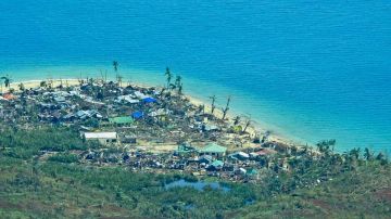 Daños causados por el tifón 'Rai' a su paso por Filipinas.