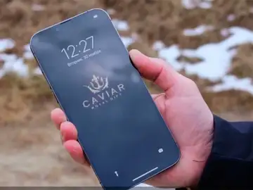 Este nuevo iPhone 13 Pro Max es capaz de resistir a los impactos de bala Este nuevo iPhone 13 Pro Max es capaz de resistir a los impactos de bala
