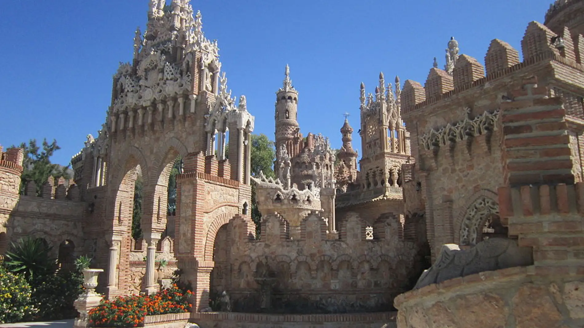 Castillo de Colomares: su historia y dónde podemos encontrarlo